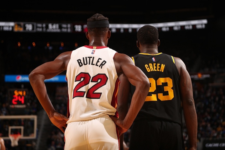 追夢(mèng):巴特勒絕對(duì)會(huì)提升我們的防守 他攻防兩端對(duì)抗性都很強(qiáng)