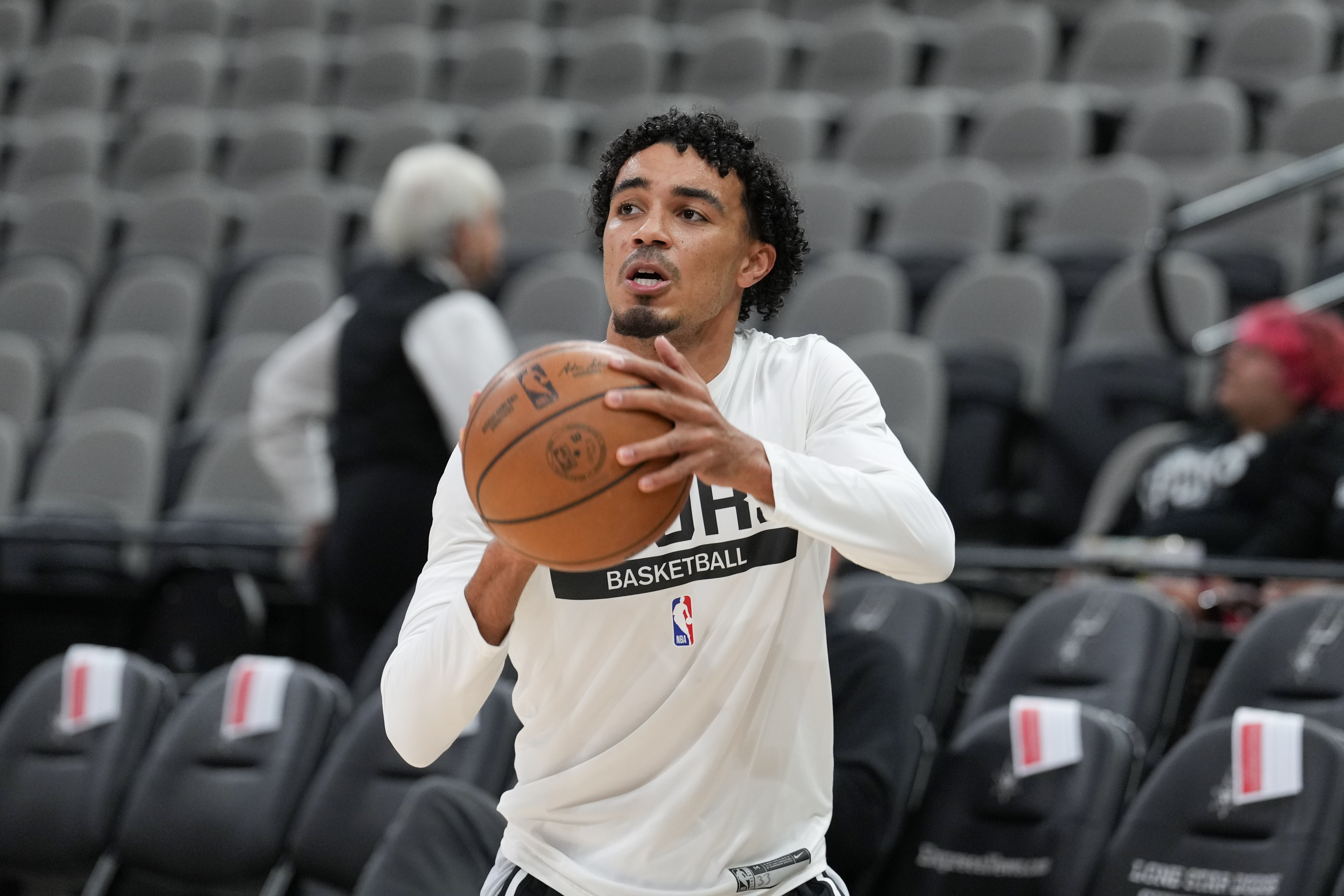 隨隊(duì)記者:公牛很可能送走特雷-瓊斯 尋求獲得更多資產(chǎn)