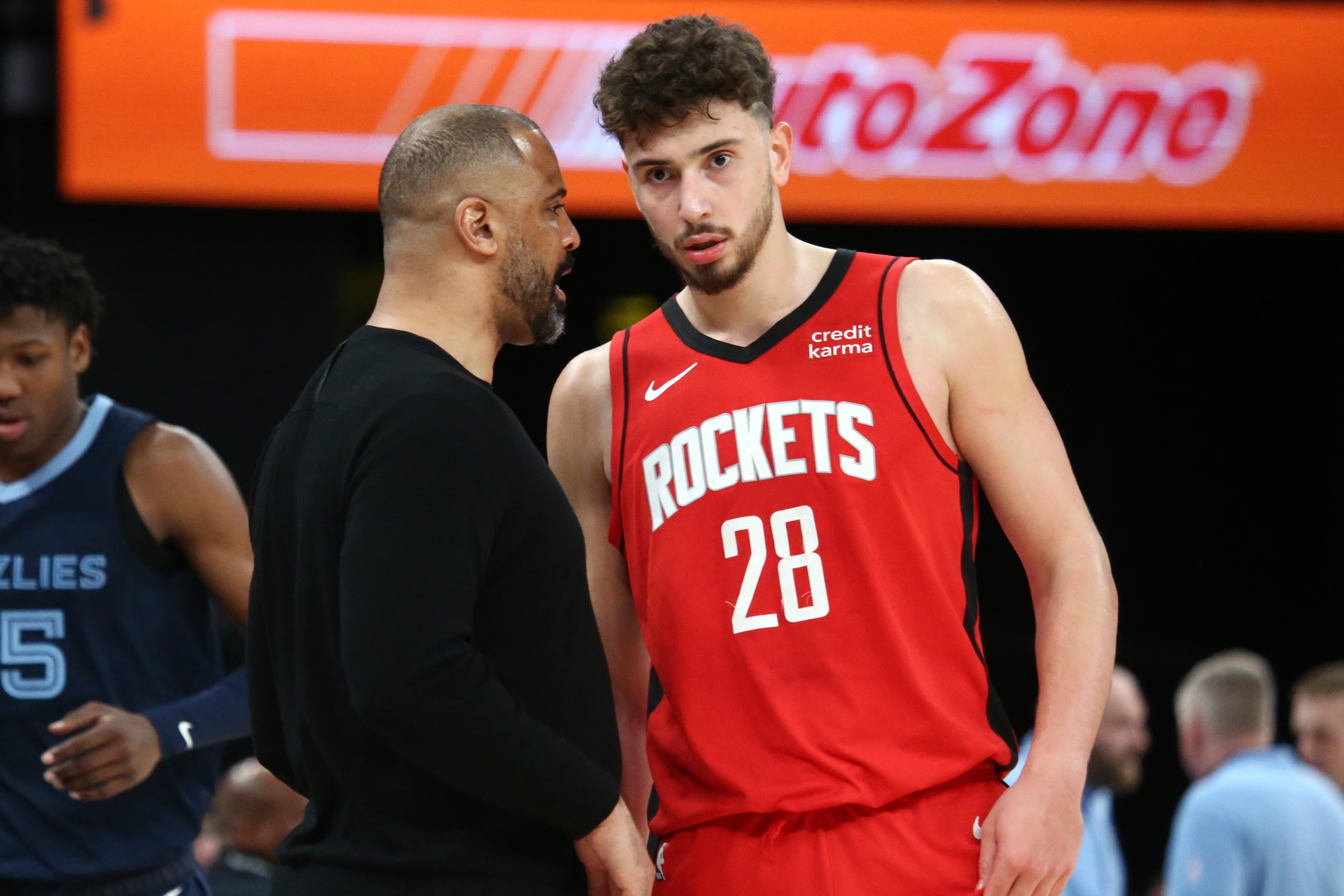 烏度卡:申京本賽季的防守持續(xù)提升 這更多的是一種心態(tài)的轉(zhuǎn)變