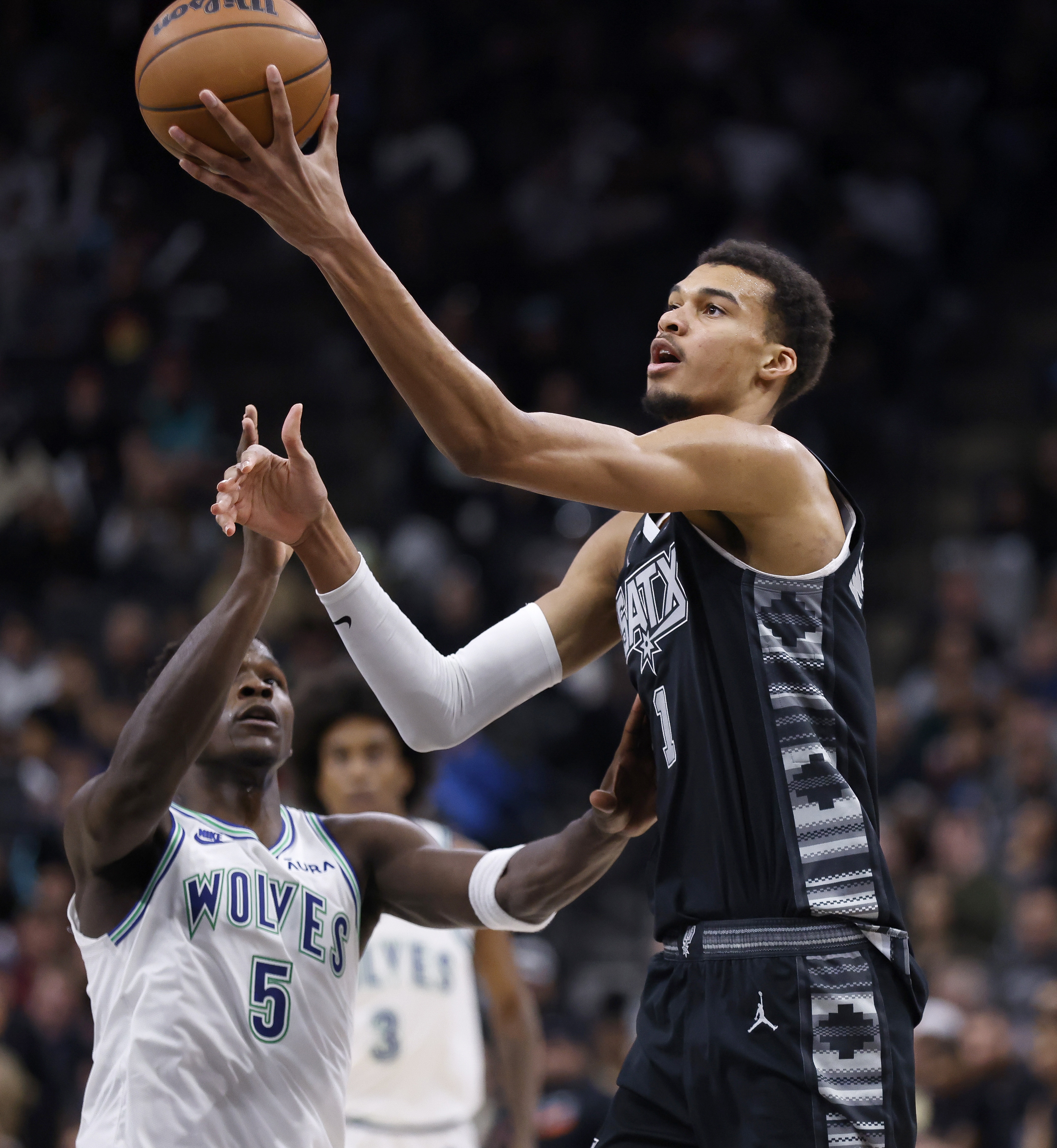 喬治:文班華子是非賣品 但東契奇都被交易誰都不會是非賣品了