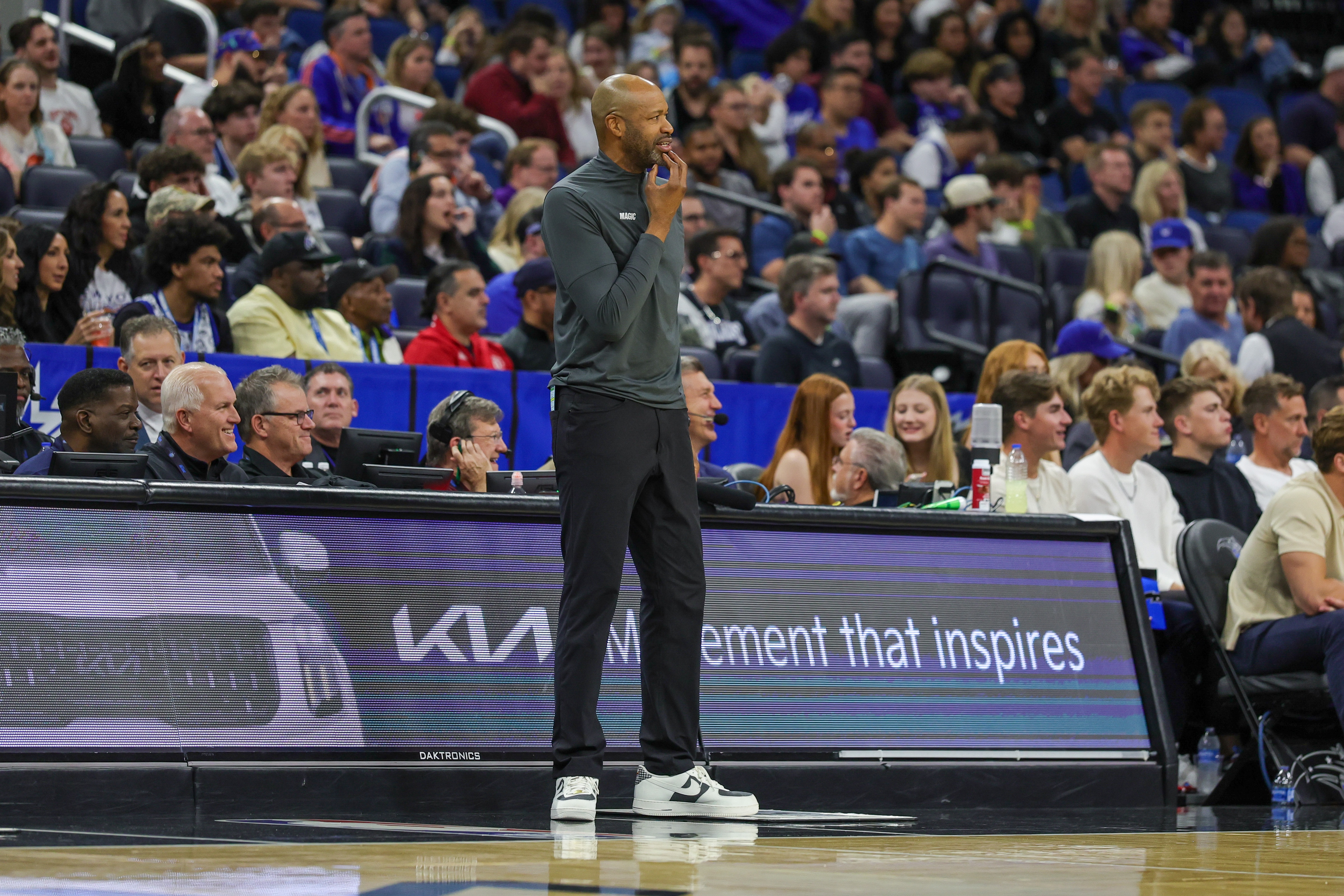 連續(xù)惜敗后莫斯利寄語球隊:這是一種困境 我們必須努力擺脫