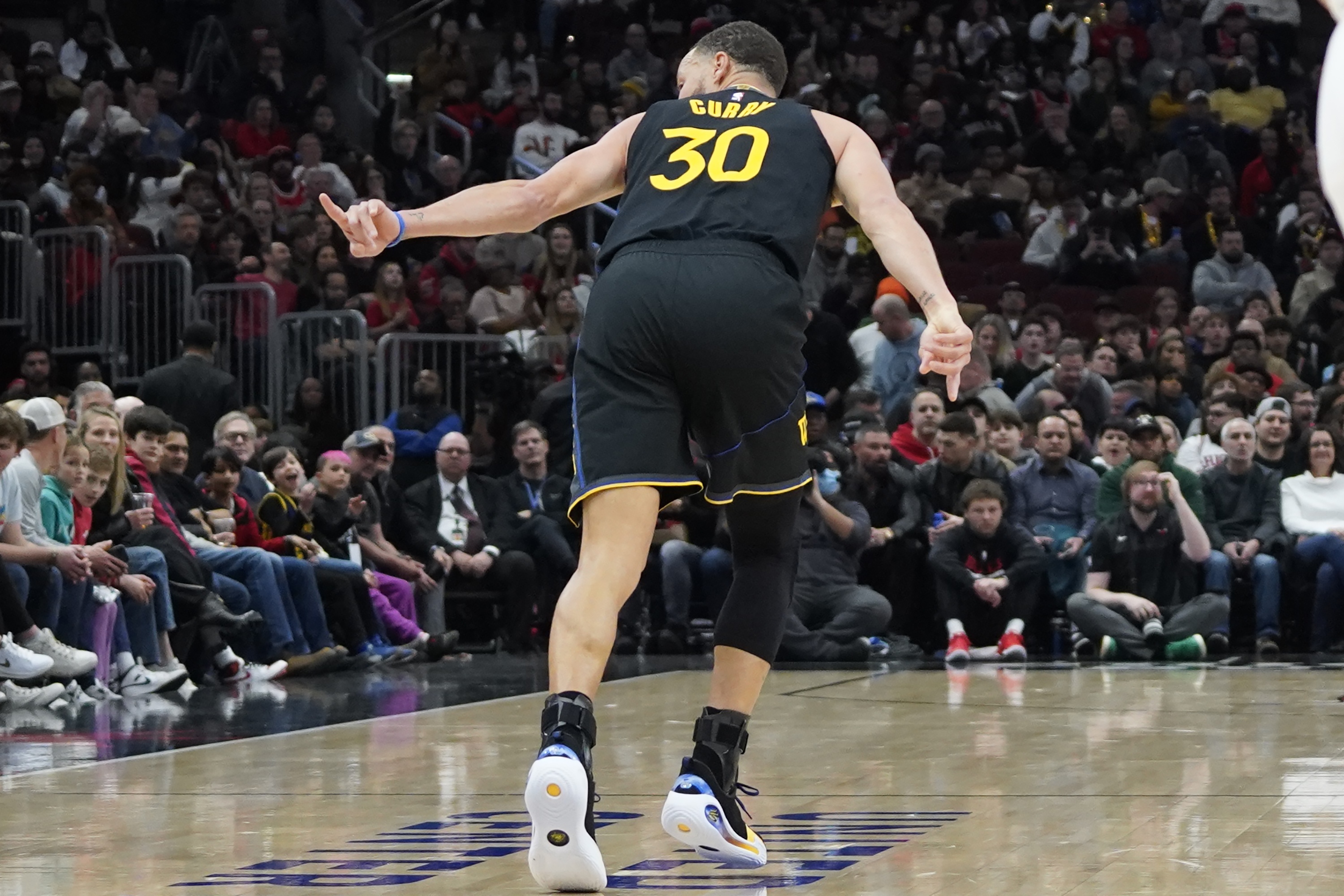 庫里:現(xiàn)在有種安心的感覺 每個回合都沒那么難了