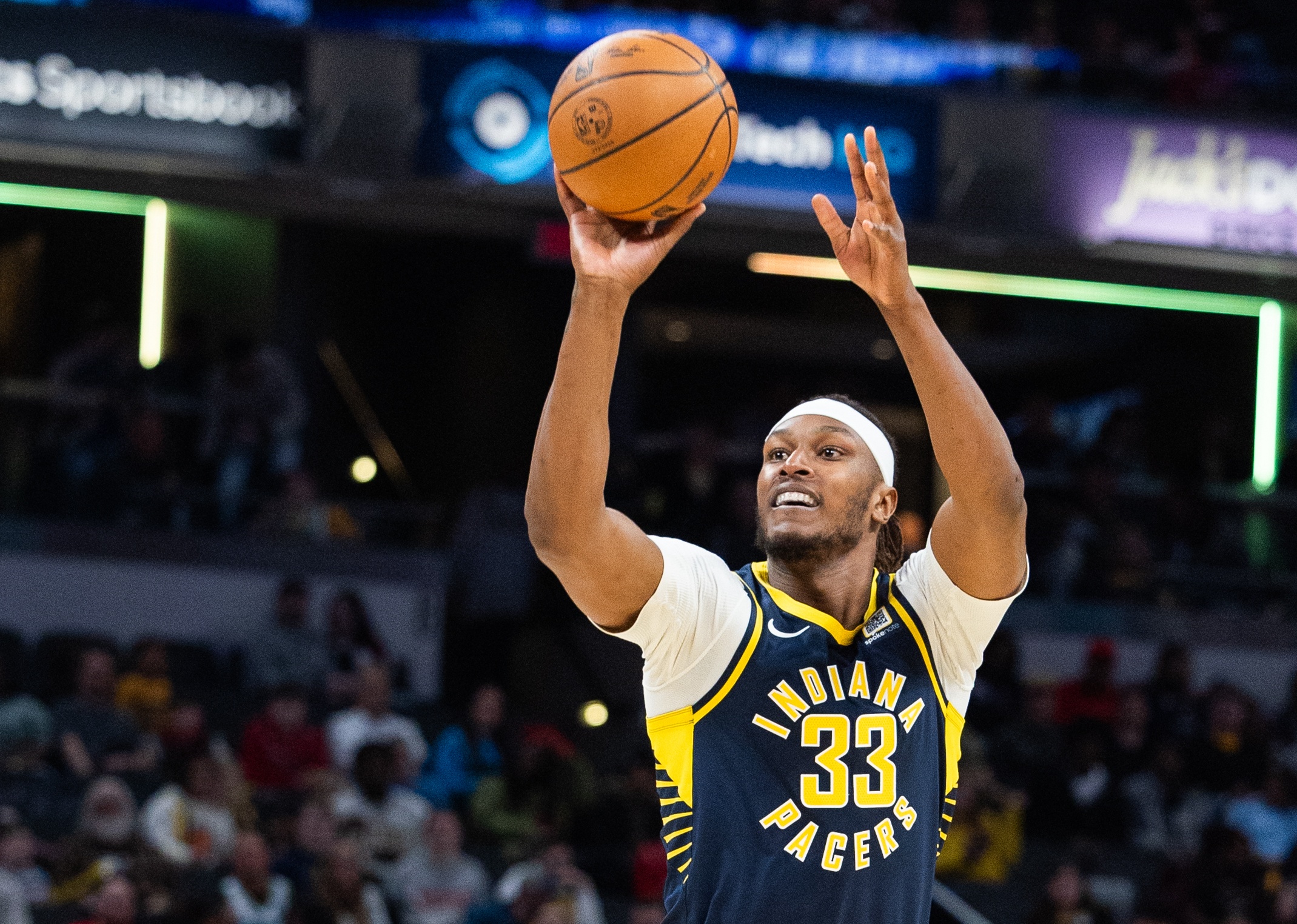 今天末節(jié)就2三分3帽！特納生涯第6場(chǎng)比賽4+三分4+帽 歷史第4多